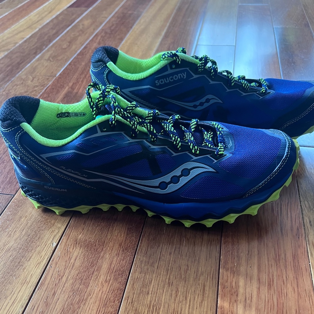 Mens trail running shoes